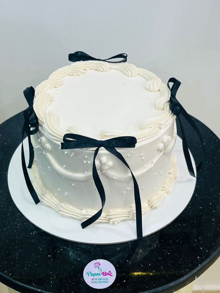 Black Bow Elegant Cake