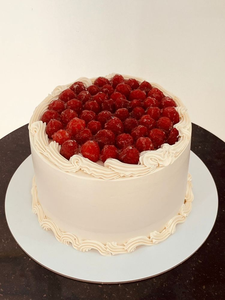 Raspberry Classic Cake